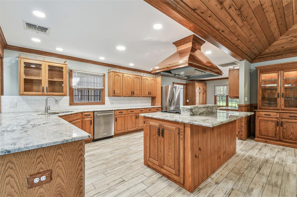 27547 Miller Road Dade City, FL 33525 - Photo 10 of 100 Gallery Image 10