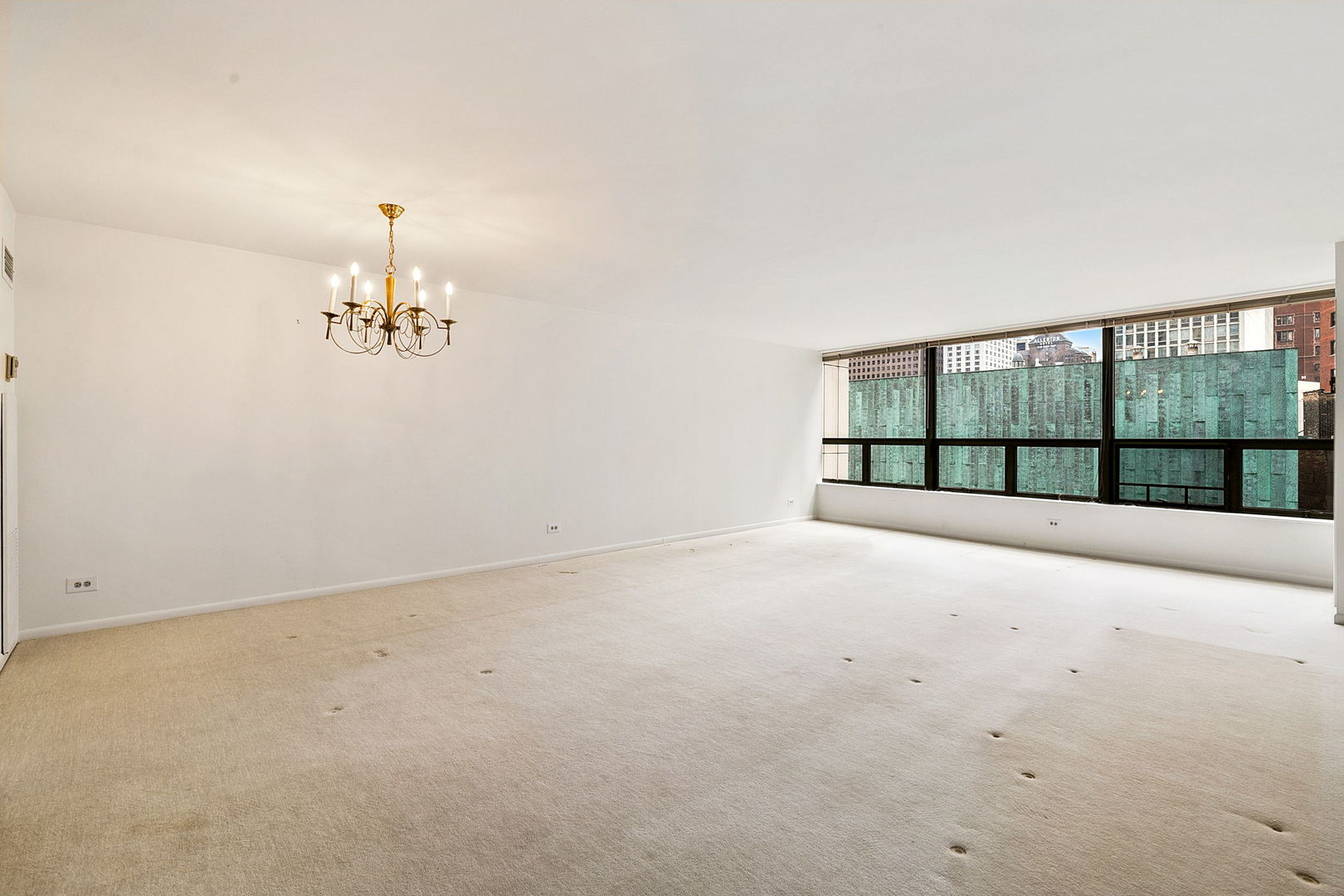 110 East Delaware Place, Unit 704 Chicago, IL 60611 - Photo 3 of 19
