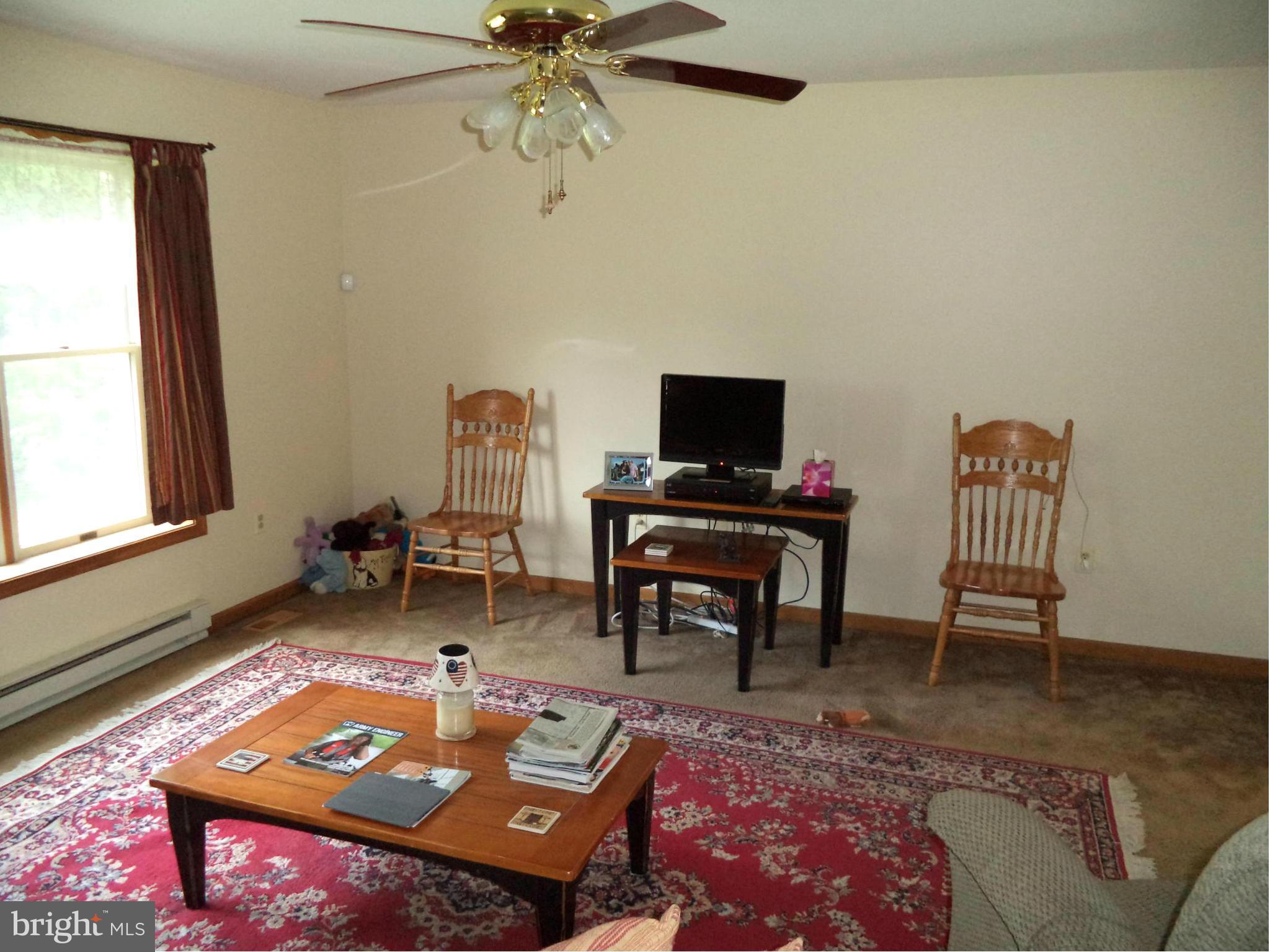 87 Shenandoah Ranch Road Harpers Ferry, WV 25425 - Photo 7 of 24 Living Room