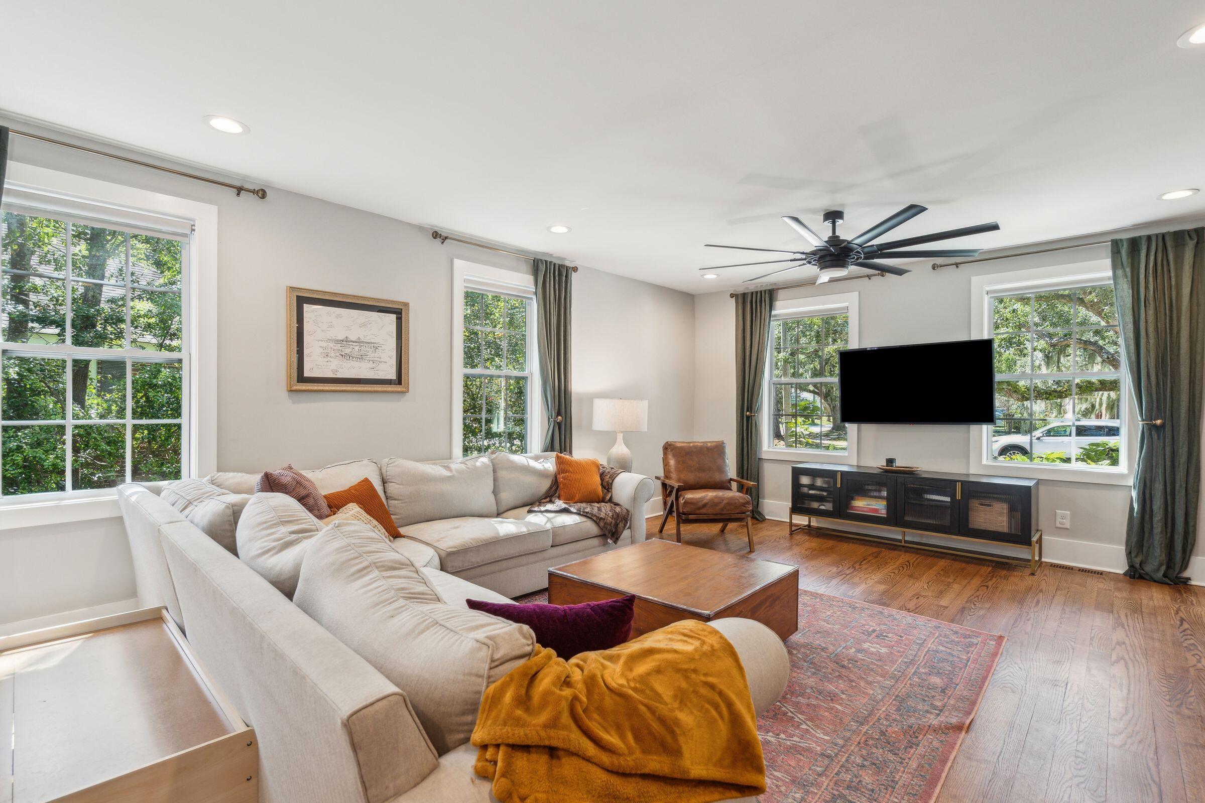 38 Nicholson Street Charleston, SC 29407 - Photo 11 of 81 Living room