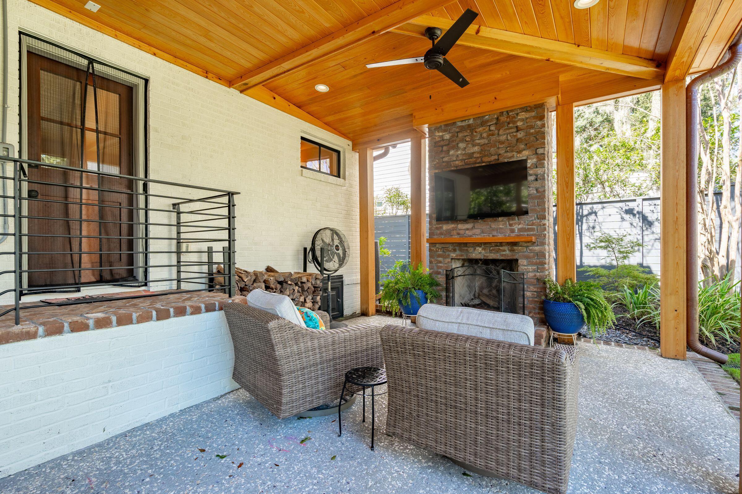 38 Nicholson Street Charleston, SC 29407 - Photo 50 of 81 Back porch lounge area