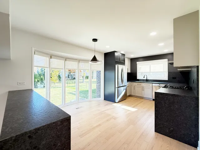 $3,800 | 3103 North Wilshire Lane, Arlington Heights, IL 60004