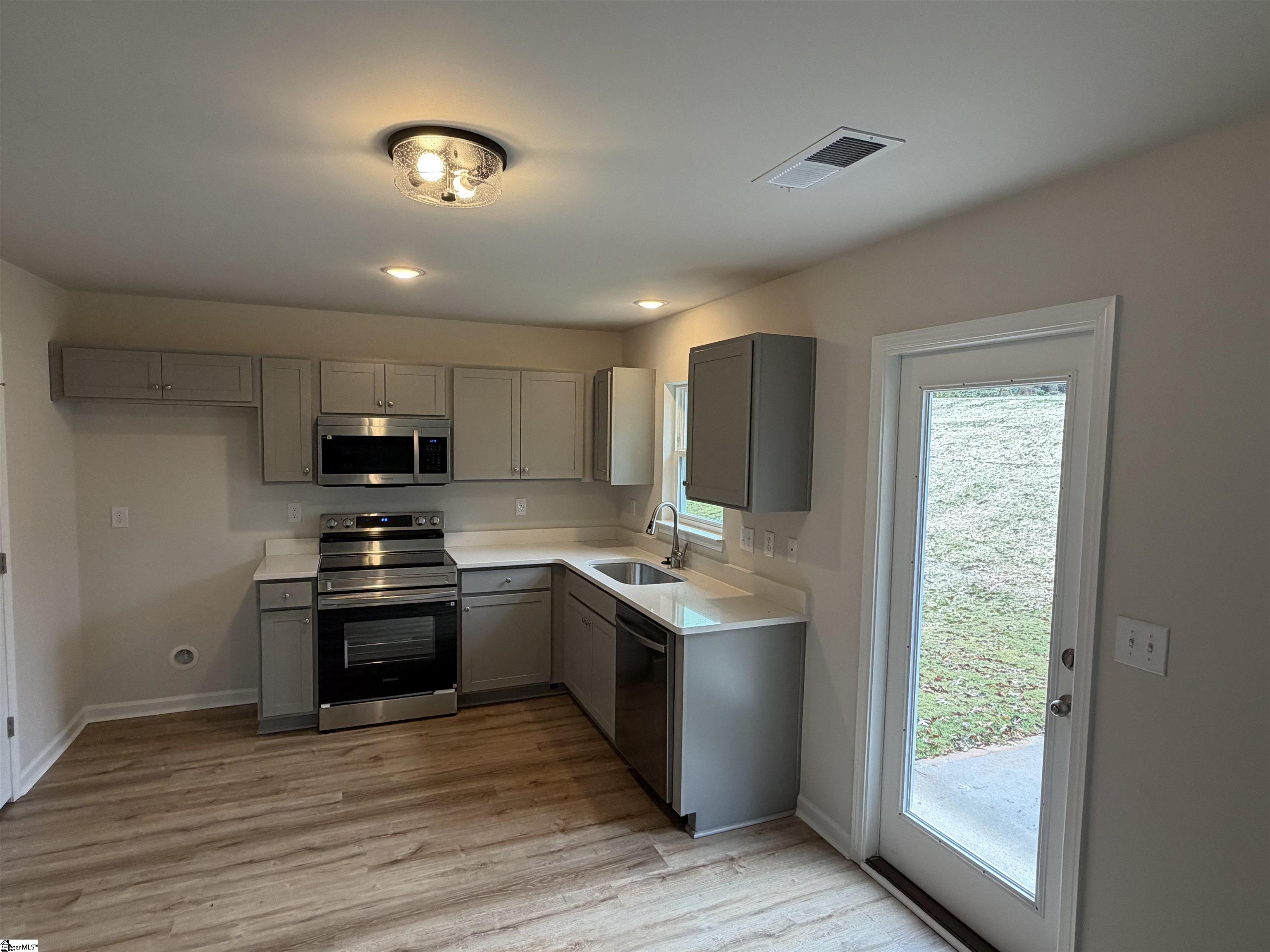 311 Johnson Street Anderson, SC 29624 - Photo 3 of 11