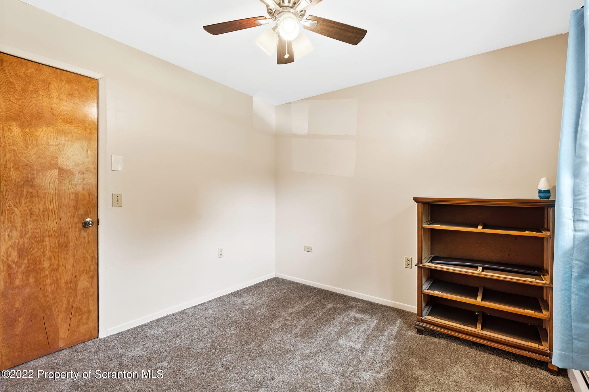 199 Spring Hill Road Moscow, PA 18444 - Photo 21 of 33 a view of room with window and ceiling fan