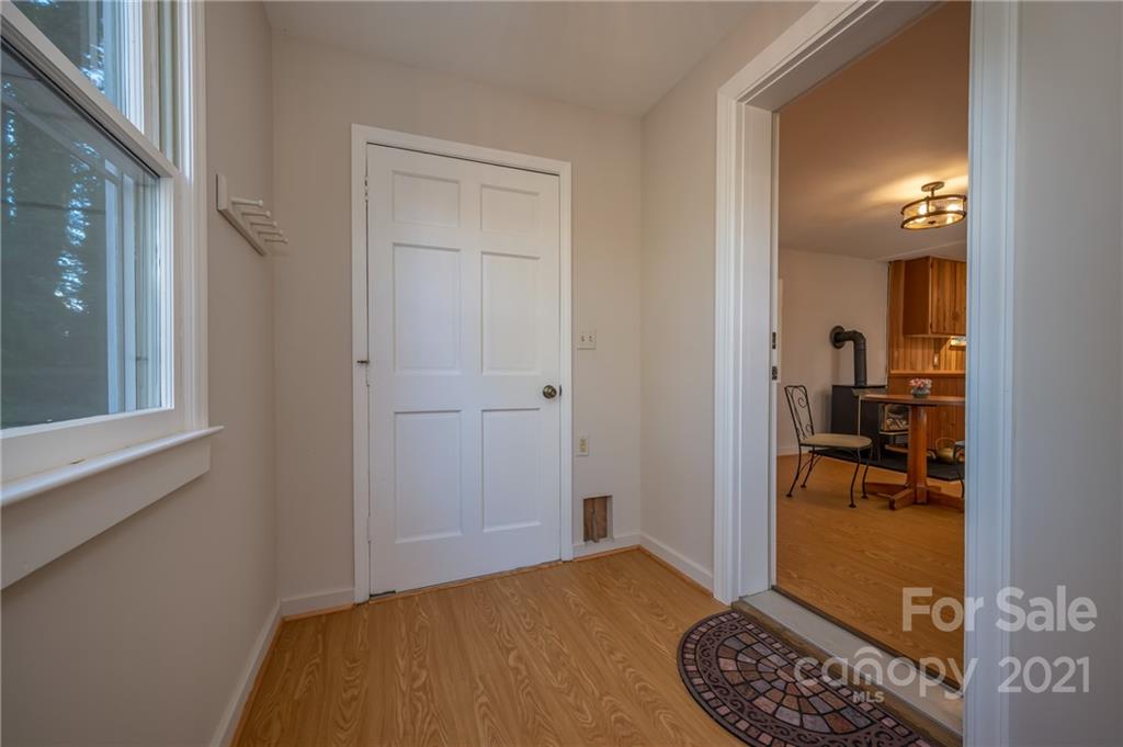 124 Frost Road Saluda, NC 28773 - Photo 11 of 38 Gallery Image 11