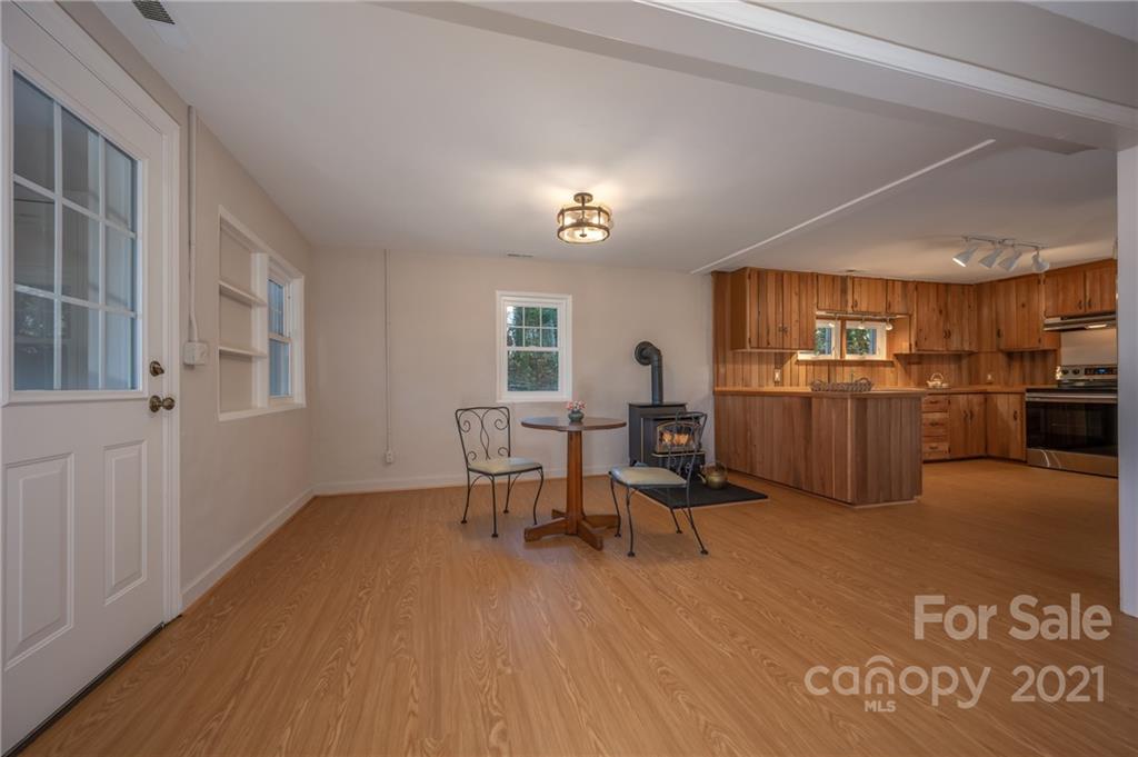 124 Frost Road Saluda, NC 28773 - Photo 13 of 38 Gallery Image 13