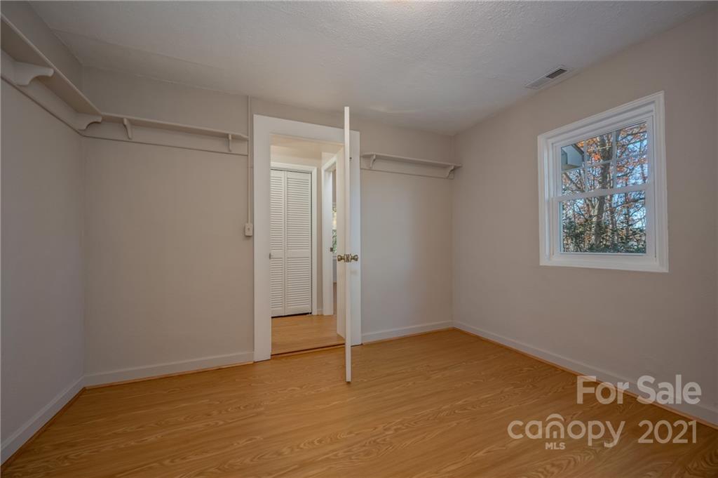 124 Frost Road Saluda, NC 28773 - Photo 20 of 38 Gallery Image 20