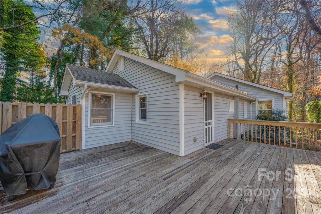 124 Frost Road Saluda, NC 28773 - Photo 3 of 38 Gallery Image 3