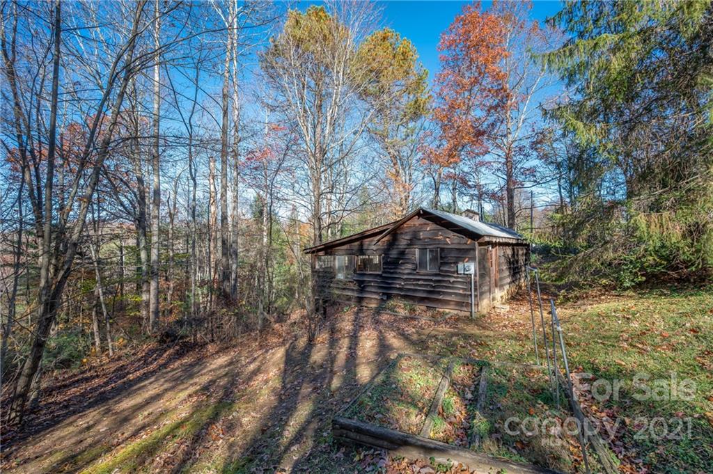 124 Frost Road Saluda, NC 28773 - Photo 33 of 38 Gallery Image 33