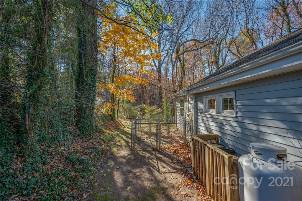124 Frost Road Saluda, NC 28773 - Photo 6 of 38 Gallery Image 6