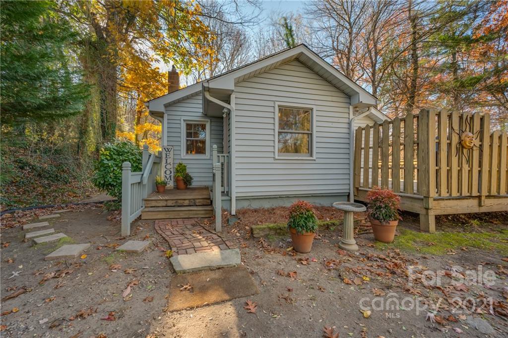 124 Frost Road Saluda, NC 28773 - Photo 9 of 38 Gallery Image 9