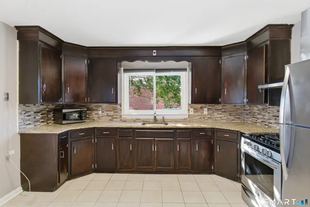 $2,750 | 1735 Ella T Grasso Boulevard, New Haven, CT 06511