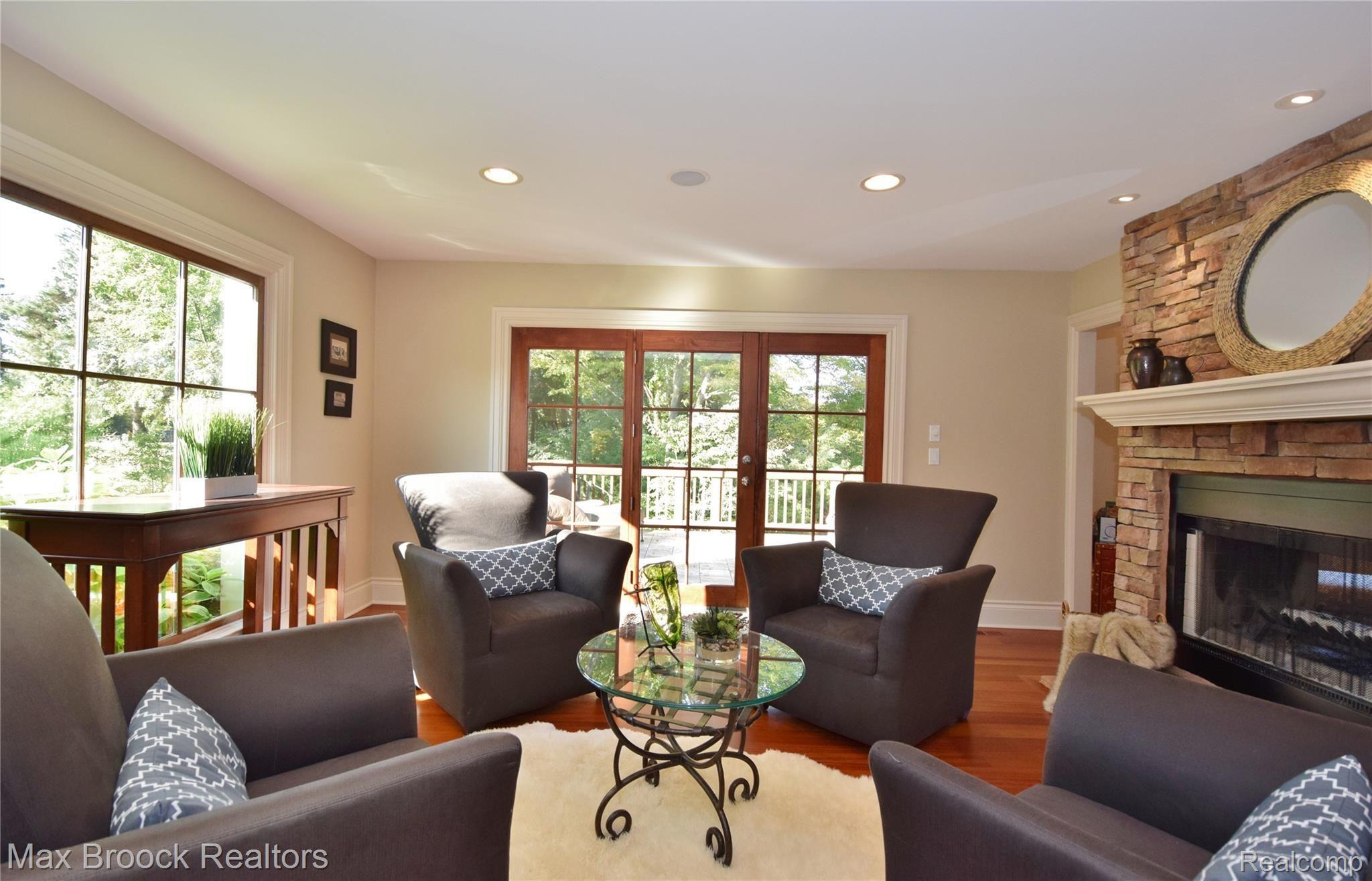 31825 Evergreen Road Franklin, MI 48025 - Photo 27 of 60 entry level den .JPG