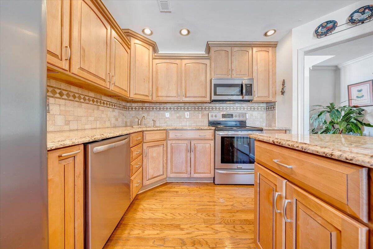 6100 Wertz Orchard Road Roanoke, VA 24018 - Photo 3 of 36 03-MIB07463