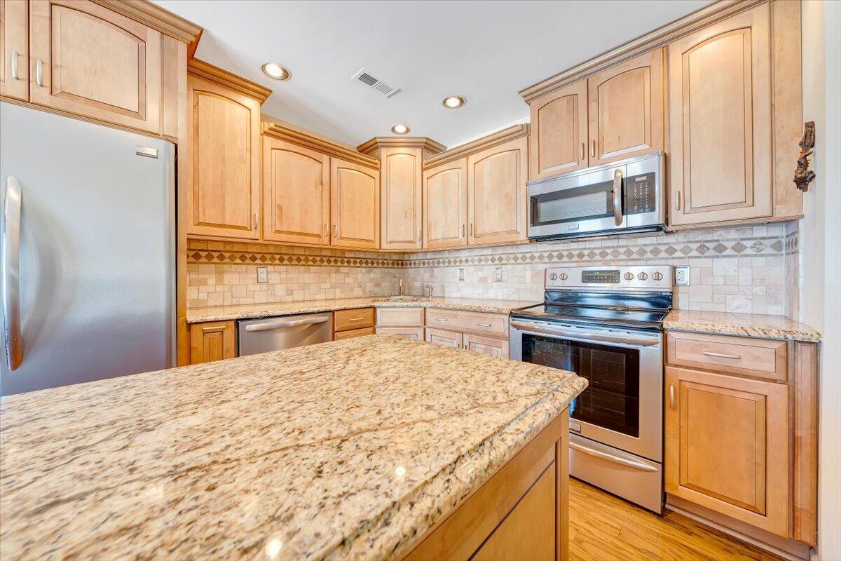 6100 Wertz Orchard Road Roanoke, VA 24018 - Photo 5 of 36 05-MIB07472