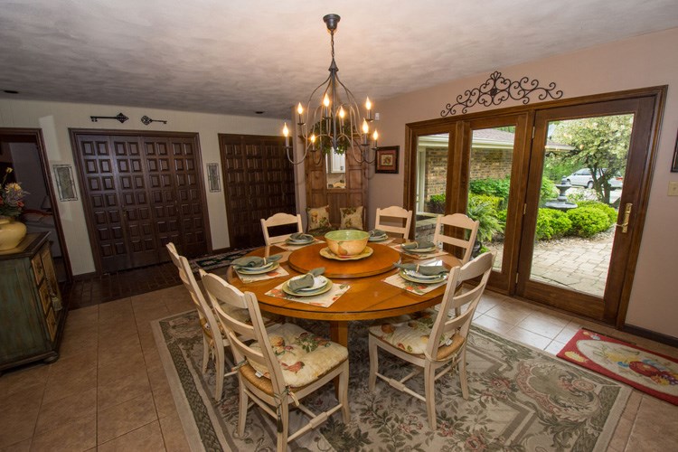 65480 Oak Road North Liberty, IN 46554 - Photo 10 of 24 Gallery Image 10