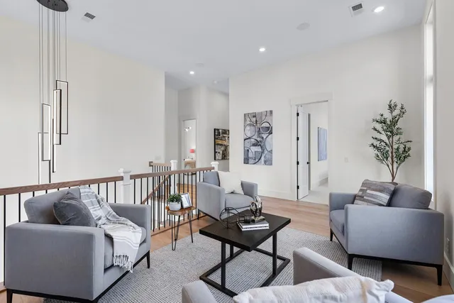 $1,174,000 | 504 North Maple Street, Chaska, MN 55318