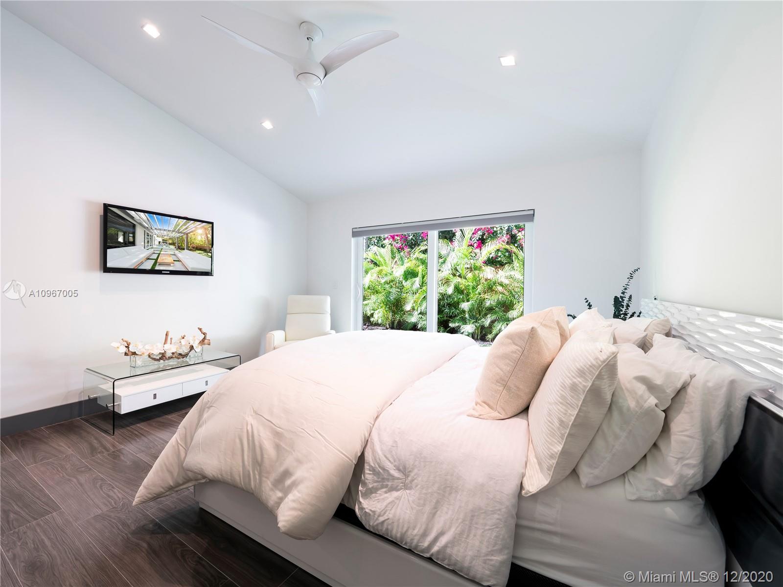 6460 Southwest 133rd Drive Pinecrest, FL 33156 - Photo 31 of 51 Bedroom #1 - 49" Sony TV with surround sound.