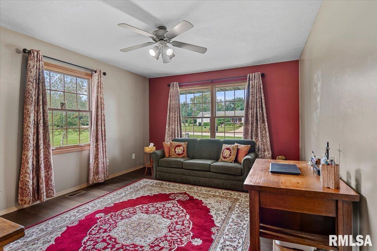 6 Trussell Road Jacksonville, IL 62650 - Photo 20 of 39 Gallery Image 20