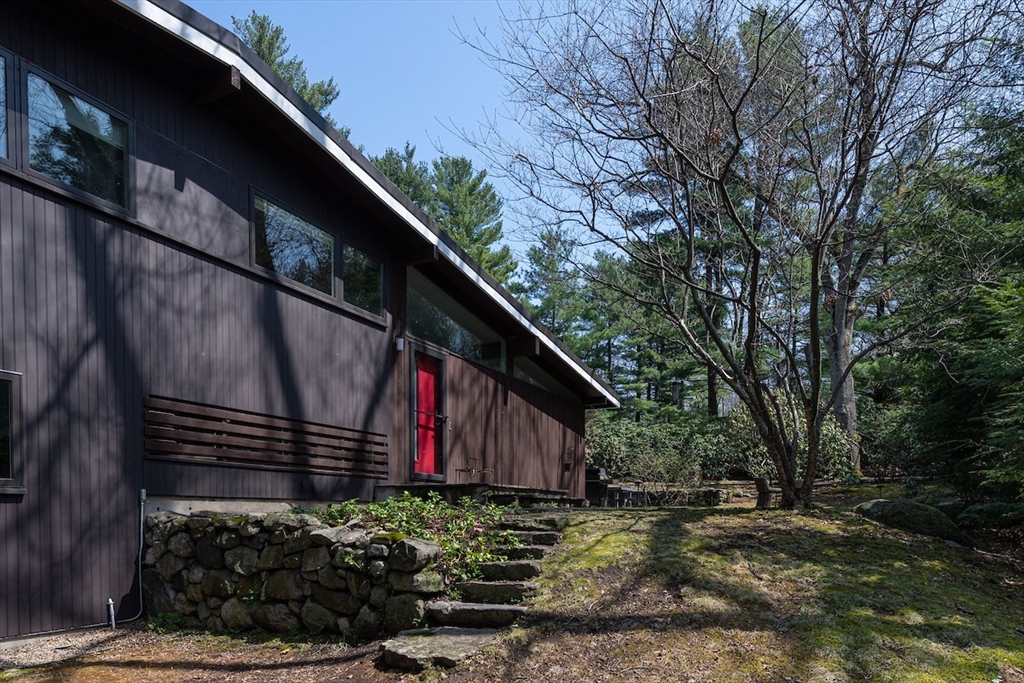 42 Peacock Farm Road Lexington, MA 02421 - Photo 2 of 24