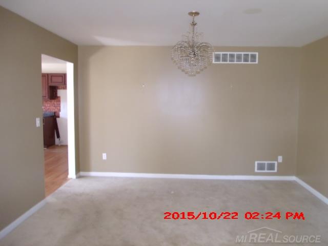 1245 Harding Street Detroit, MI 48214 - Photo 7 of 26 31268402-6.JPG