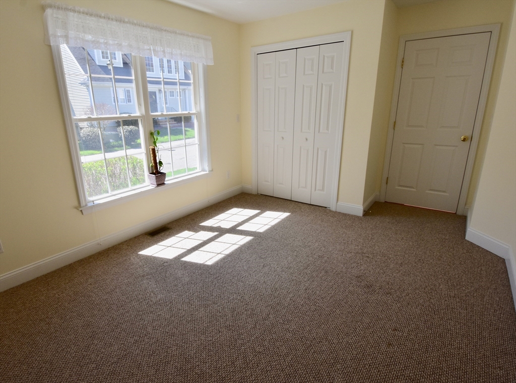 3 Enaya Circle, Unit 3 Worcester, MA 01606 - Photo 3 of 20