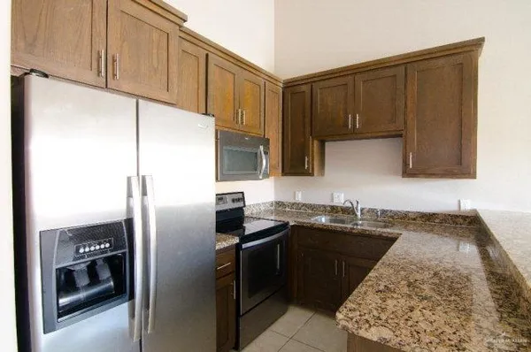 $950 | 3128 Regal Drive, Unit B, Edinburg, TX 78539