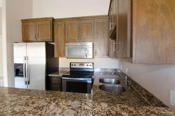 $950 | 3128 Regal Drive, Unit B, Edinburg, TX 78539