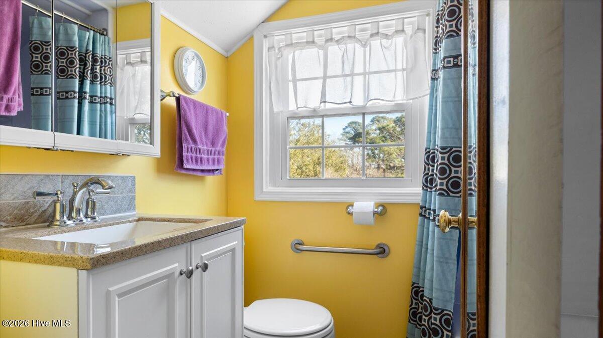 909 Austin Street Hamlet, NC 28345 - Photo 14 of 32 full bathroom