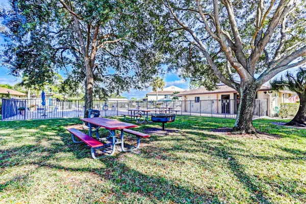 $2,650 | 6327 Chasewood Drive, Unit E, Jupiter, FL 33458