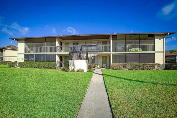 $2,650 | 6327 Chasewood Drive, Unit E, Jupiter, FL 33458