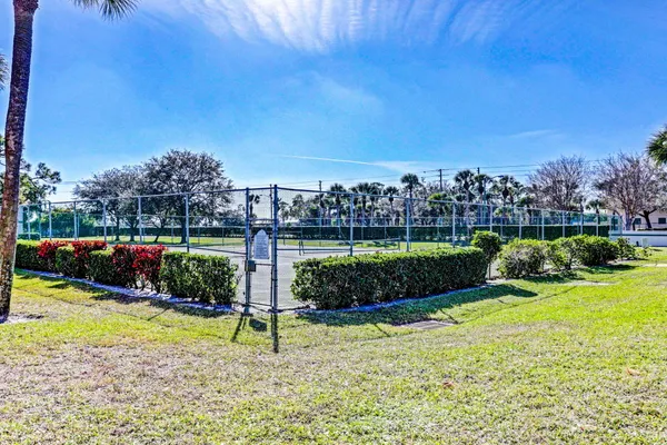 $2,650 | 6327 Chasewood Drive, Unit E, Jupiter, FL 33458