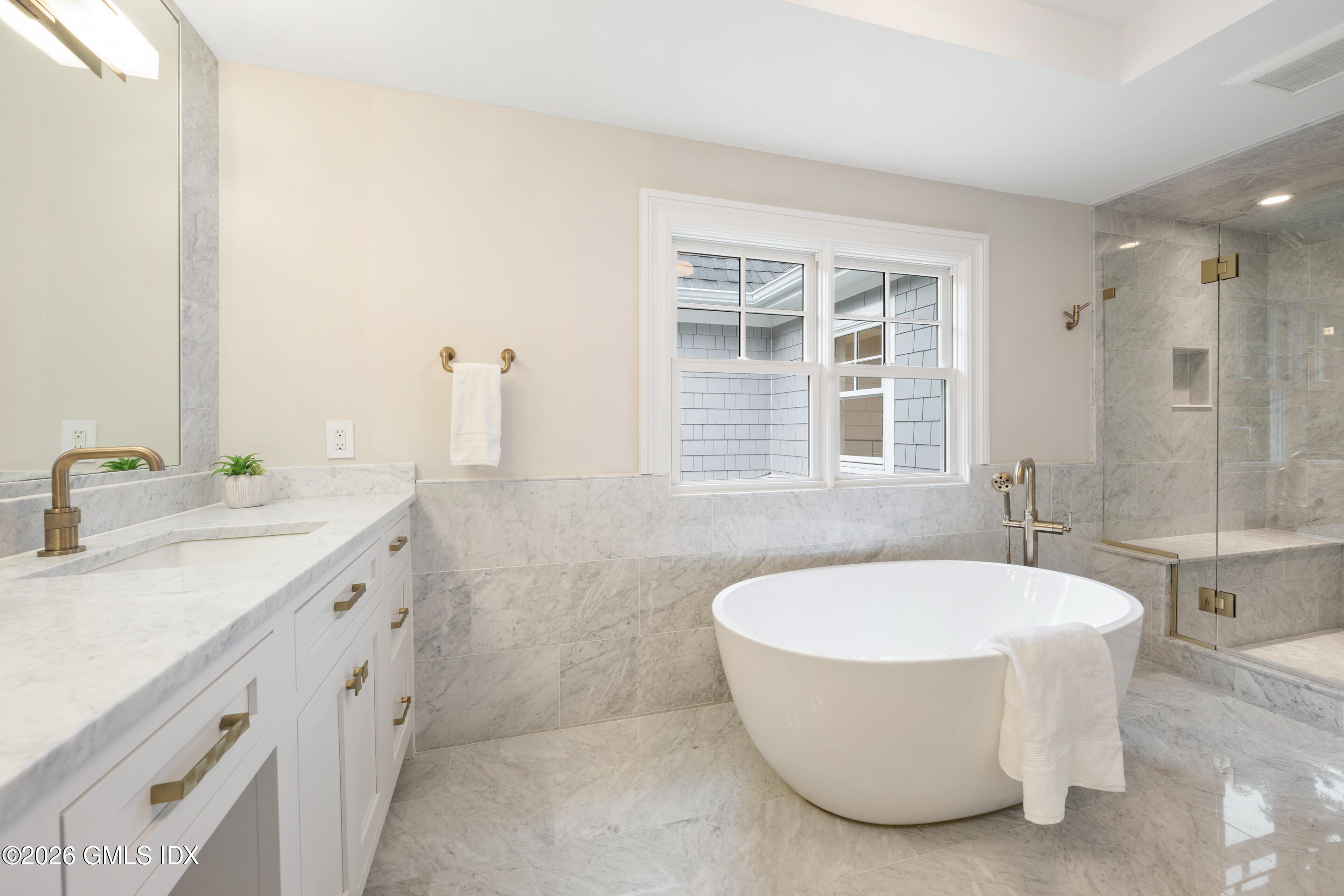 7 Bailiwick Road Greenwich, CT 06831 - Photo 21 of 33 Primary Bathroom