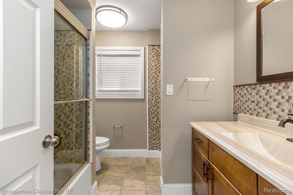 176 Barrington Road Bloomfield Hills, MI 48302 - Photo 20 of 41