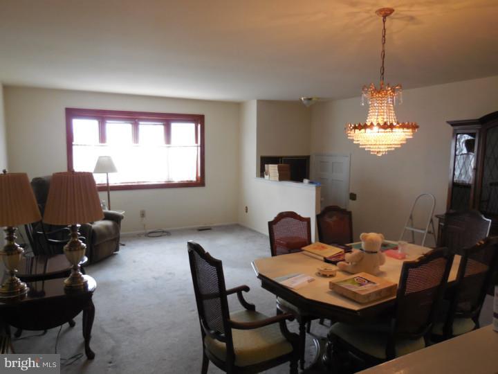 8539 Ridgeway Street Philadelphia, PA 19111 - Photo 4 of 7 Living Room