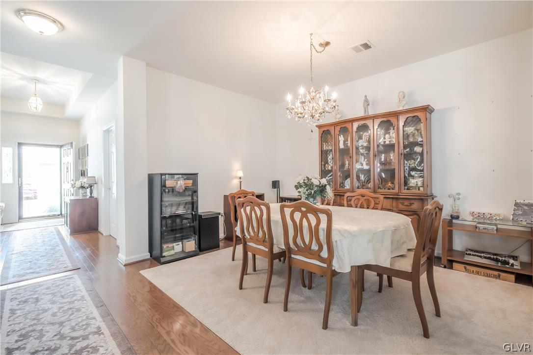 5536 Republic Way Bethlehem, PA 18017 - Photo 11 of 34 a view of a dining room with furniture