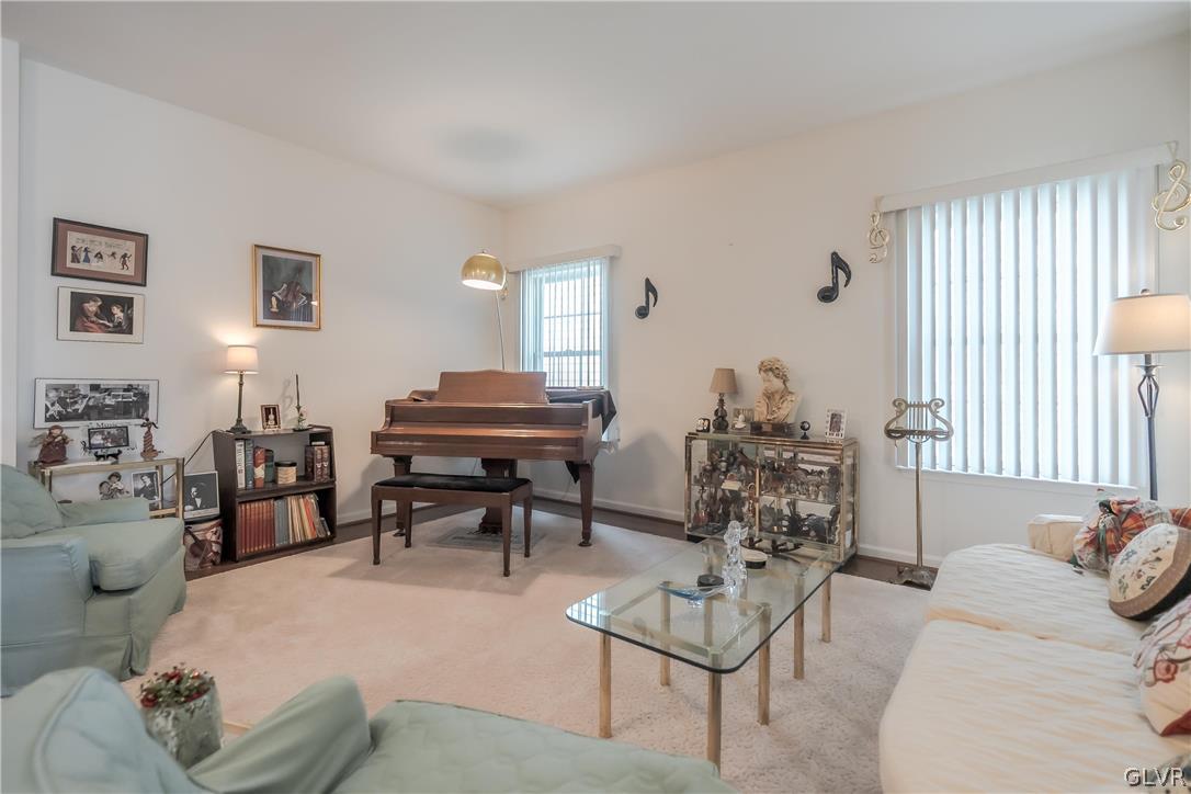 5536 Republic Way Bethlehem, PA 18017 - Photo 3 of 34 a living room with furniture and a window
