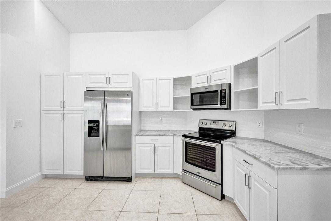3270 Overlook Road Davie, FL 33328 - Photo 12 of 38 Photo 12