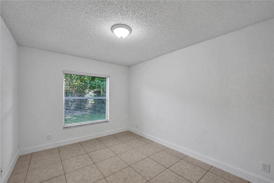 3270 Overlook Road Davie, FL 33328 - Photo 28 of 38 Photo 28