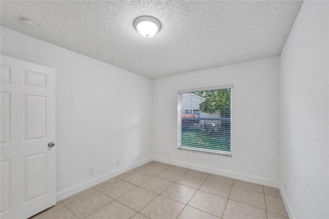 3270 Overlook Road Davie, FL 33328 - Photo 29 of 38 Photo 29