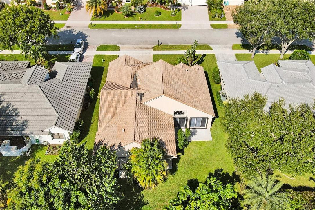 3270 Overlook Road Davie, FL 33328 - Photo 4 of 38 Photo 4
