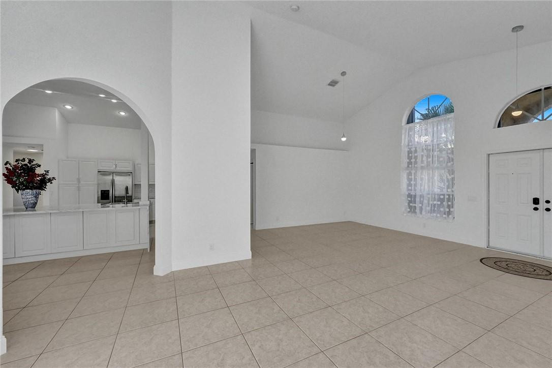 3270 Overlook Road Davie, FL 33328 - Photo 9 of 38 Photo 9