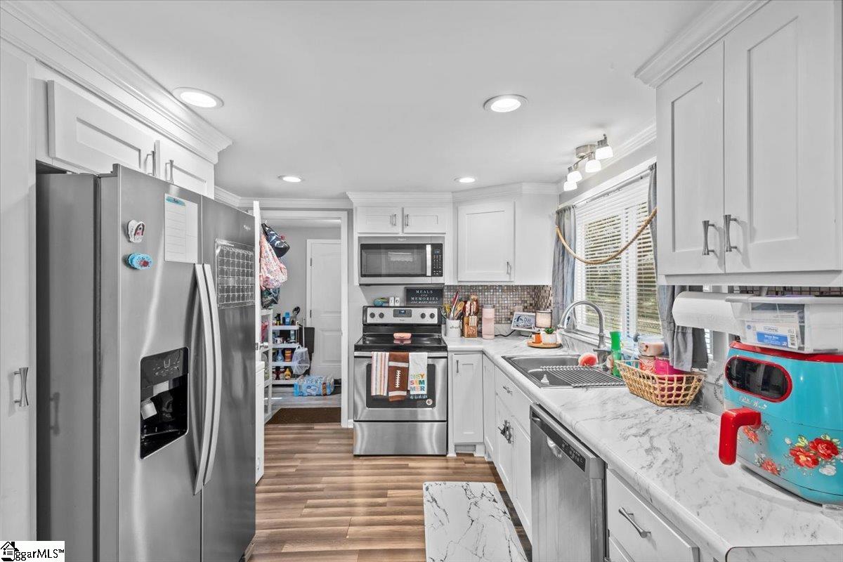 218 Palmer Street Greer, SC 29651 - Photo 11 of 32