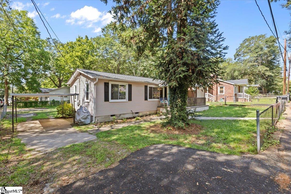 218 Palmer Street Greer, SC 29651 - Photo 2 of 32