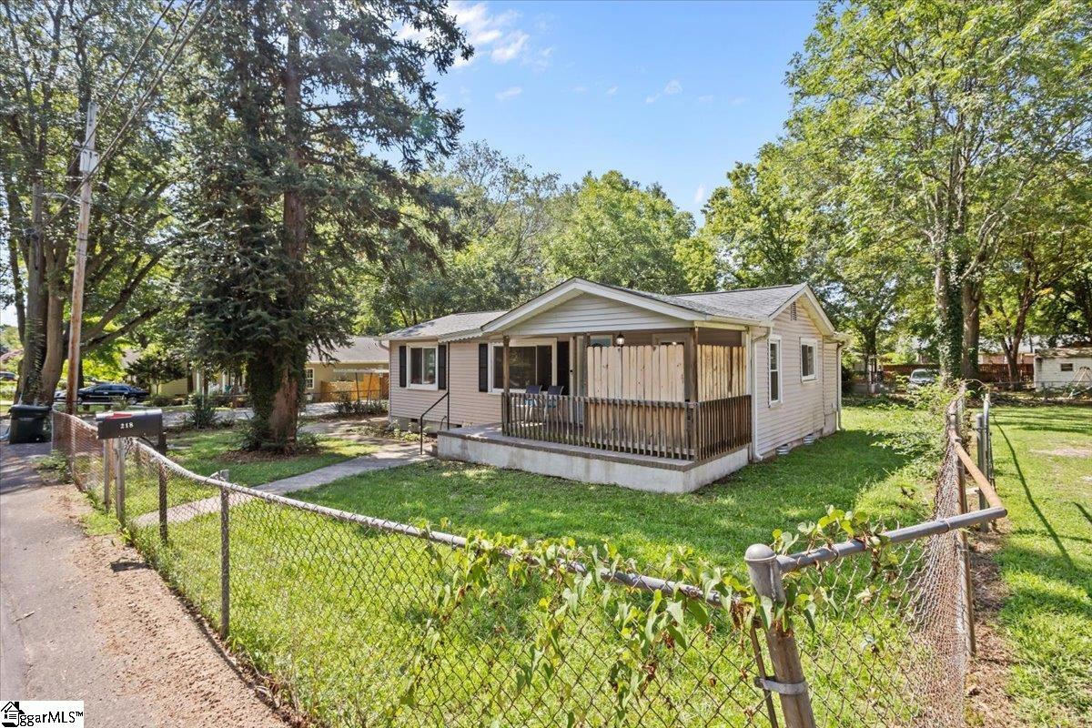 218 Palmer Street Greer, SC 29651 - Photo 3 of 32