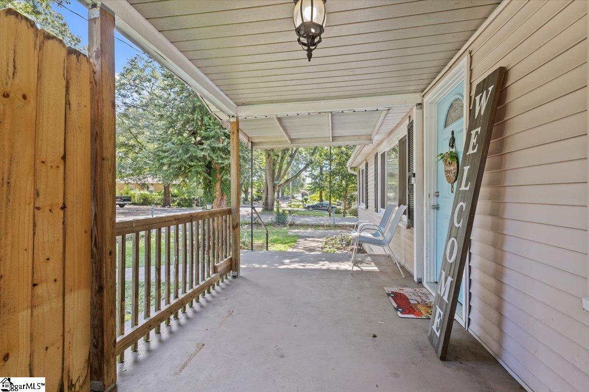 218 Palmer Street Greer, SC 29651 - Photo 5 of 32