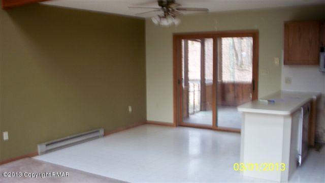 33 Underhill Road Tamiment, PA 18371 - Photo 3 of 8 DINING AREA