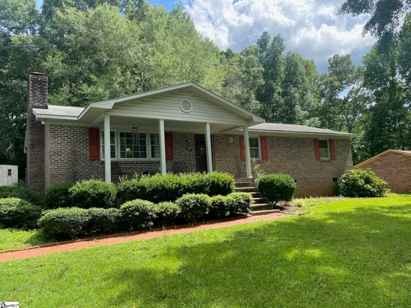 $215,900 | 110 Kingston Drive, Laurens, SC 29360