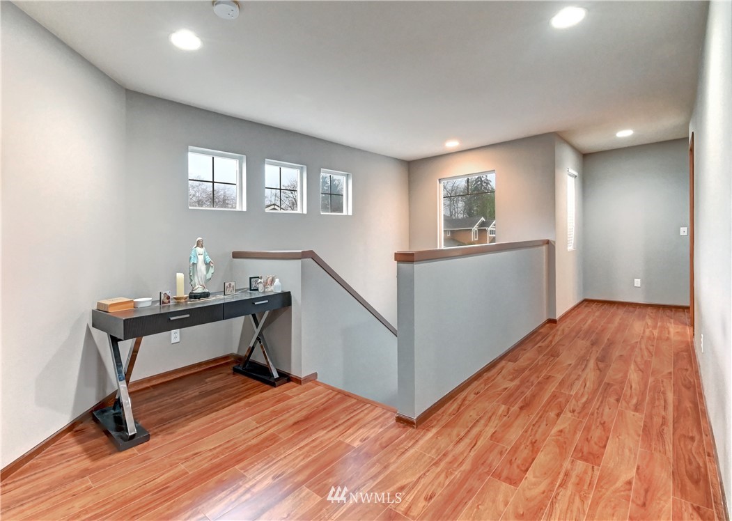 6000 Northeast 1st Street Renton, WA 98059 - Photo 18 of 31