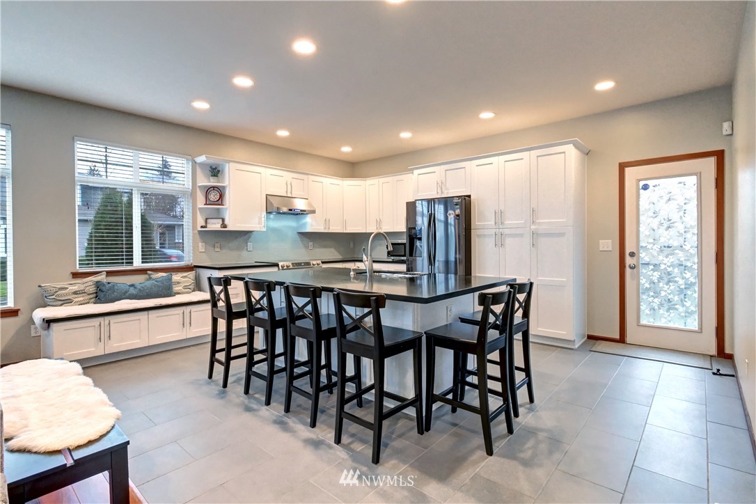6000 Northeast 1st Street Renton, WA 98059 - Photo 9 of 31